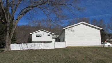 2555 Hamburg Rd.7.jpg