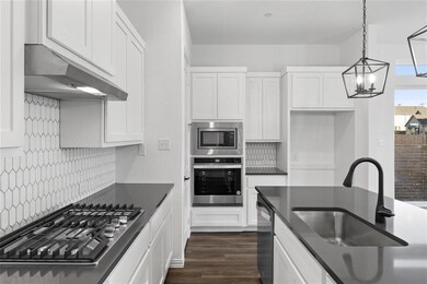 7597 Regal Ln, North Richland Hills, TX 76180 - photo 4