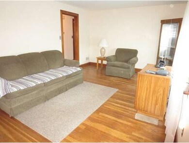 55 Kennard St, Malden, MA 02148 - photo 4