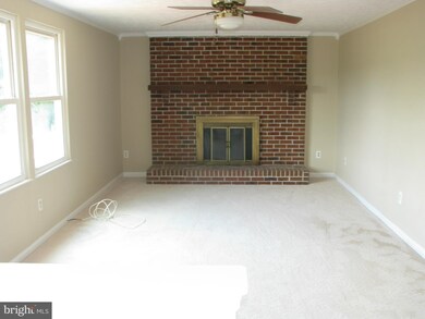 9853 Nimitz Ct, Manassas, VA 20109 - photo 5