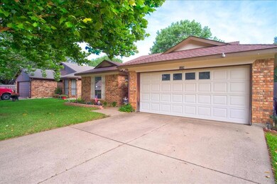 Notice the clean driveway ...