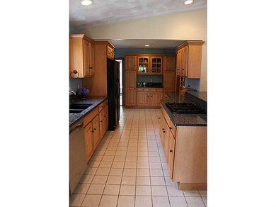 19 Clarendon Ave, Providence, RI 02906 - photo 4