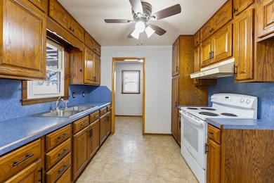 1209 Allison St, Newton, KS 67114 - photo 6