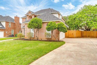 1652 Oak Creek Dr, Hurst, TX 76054 - photo 3