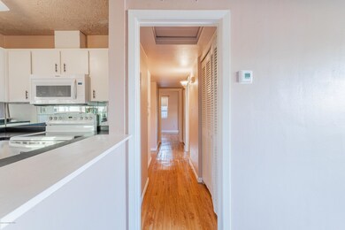 6 Hallway to Bedrooms and Baths