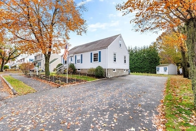 10 Wolcott St, Wakefield, MA 01880 - photo 5