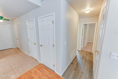 Facing entrance/Hallway