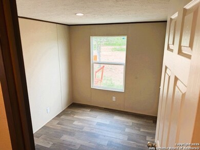 277 Cr 1647 Unit 1, Moore, TX 78058 - photo 4