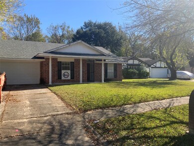 7710 Ashmole Ln, Houston, TX 77088 - photo 2
