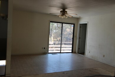 family room 008