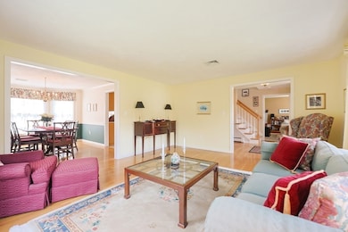 30 Forsythia Dr, Walpole, MA 02081 - photo 4