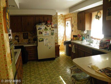 166 Bennett Ln, Berkeley Springs, WV 25411 - photo 2