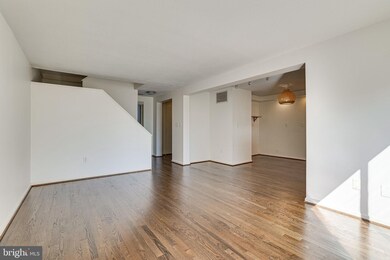 1813 N Shore Ct, Reston, VA 20190 - photo 6