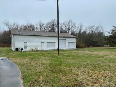 3 car garage and apartment