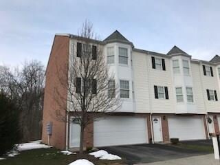 LARGE END UNIT WITH LOVELY VIEWS