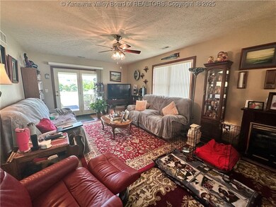 1116 Front St, Ravenswood, WV 26164 - photo 2