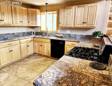 Bautiful New granite countertops installed 4/25!