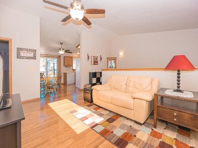 4034 Mark Dr, Waterloo, IA 50701 - photo 6