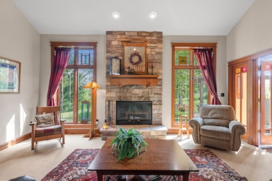 4570 Stoney Creek-10