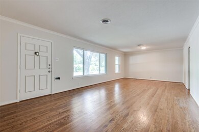 6404 Lange Cir, Dallas, TX 75214 - photo 2