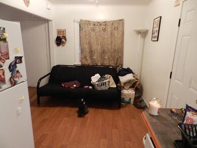 936 NE 10th St, Grants Pass, OR 97526 - photo 3