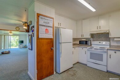 821 Alamuku St, Makawao, HI 96768 - photo 7