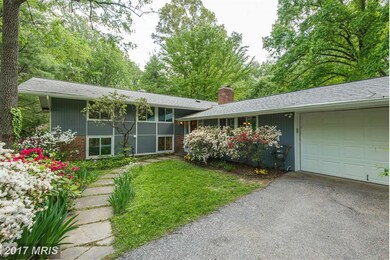 6718 Persimmon Tree Rd, Bethesda, MD 20817 - photo 3