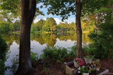 You can enjoy stunning views of the lake every day