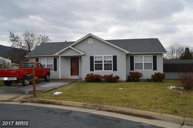 990 Dutchess Cir, Strasburg, VA 22657 - photo 2