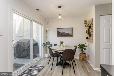 405 Snowflake Cir, Norristown, PA 19403 - photo 5