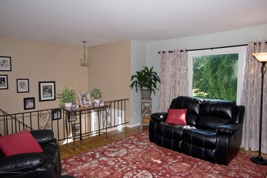 4 Green Ridge Ln, Monmouth Junction, NJ 08852 - photo 6