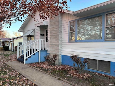 215 W Garfield St, Kewanee, IL 61443 - photo 6