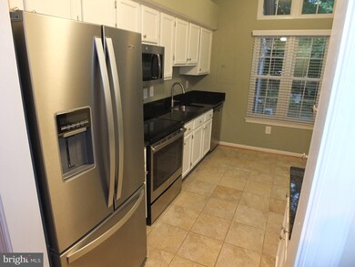 20052 Gateshead Cir, Germantown, MD 20876 - photo 5