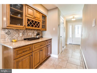 187 Rice Dr, Morrisville, PA 19067 - photo 4