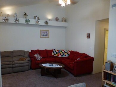 271 N 10th St, Central Point, OR 97502 - photo 3