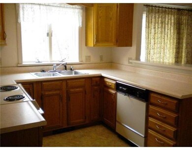 10 Ridgewood Ave, Waterville, ME 04901 - photo 3