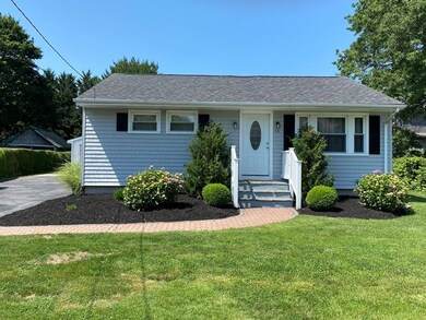 76 Rockland St, South Dartmouth, MA 02748 - photo 3