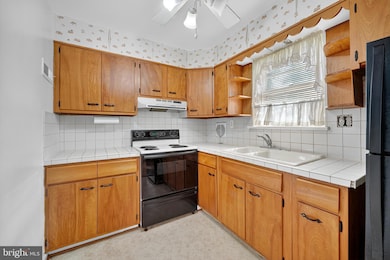 2807 Curtis Dr, Temple Hills, MD 20748 - photo 7