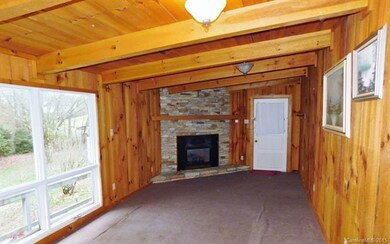 Large Den w/Gas FP