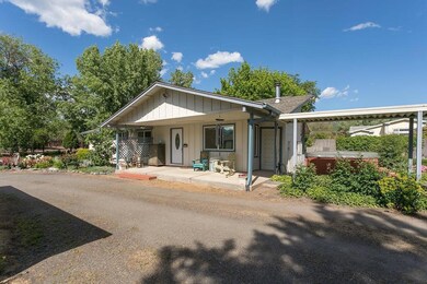 12353 Blackwell Rd, Central Point, OR 97502 - photo 2