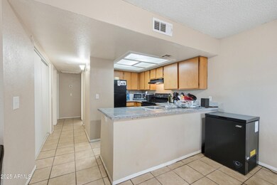 4242 N 69th Ln unit 1333, Phoenix, AZ 85033 - photo 7