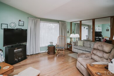 1464 Kings Rd, Carpentersville, IL 60110 - photo 5