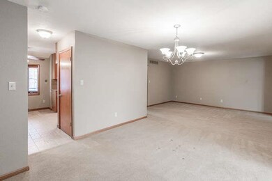 1/2 Bath Between Living Room & Kitchen