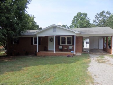 3048 Whippoorwill Dr, Asheboro, NC 27205 - photo 2