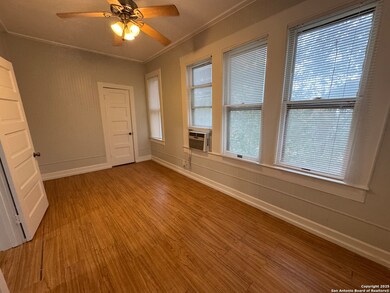 407 E Locust St unit 5, San Antonio, TX 78212 - photo 4