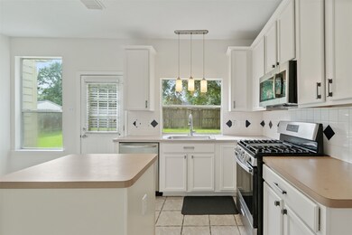 8910 Green Castle Way, Houston, TX 77095 - photo 6