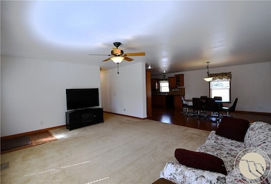 106 5th St, Glendive, MT 59330 - photo 5