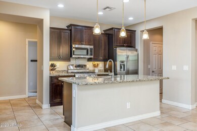 16) KITCHEN