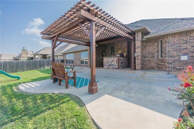 913 Ryan Rd, Moore, OK 73160 - photo 5