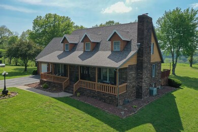 1673 W Country